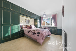 bed1- click for photo gallery